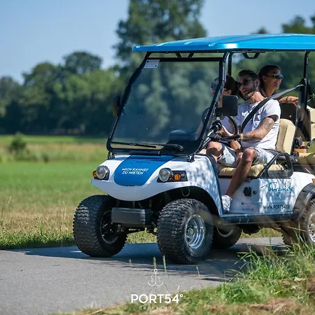 Tueddis Huus Nyaraló